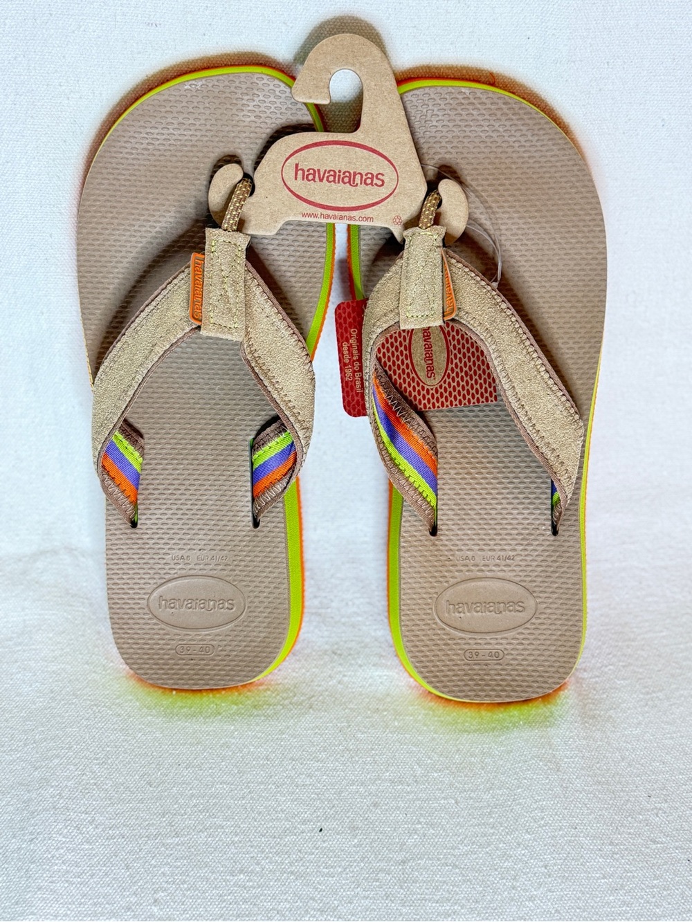 🆕 Havaianas Beige Flip Flops with Rainbow Strap and Neon Yellow Trim